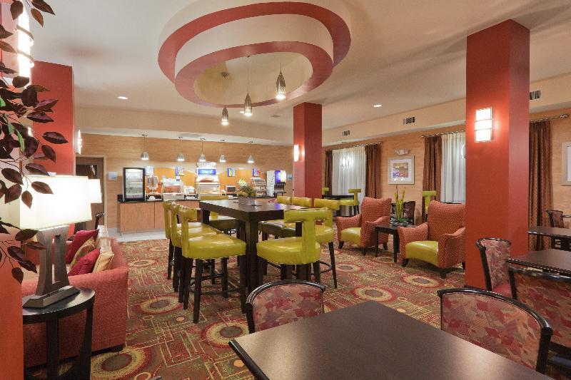 Express North By Ihg Hotel Winona